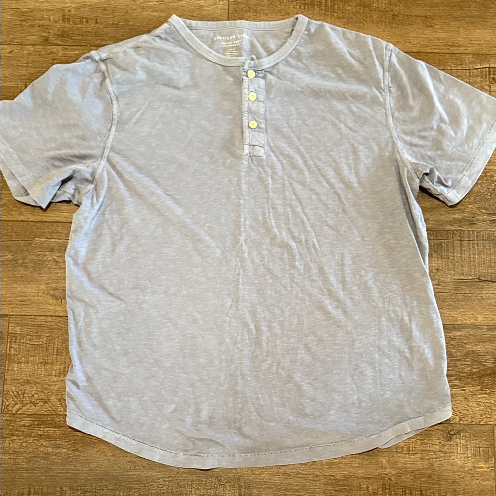 NWOT Mens American Eagle Light Blue Henley T-Shirt Large